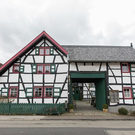 Vintage Apartment With Garden Schleiden Buitenkant foto